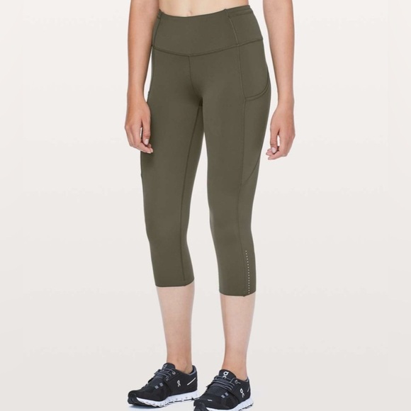 Women’s Lululemon Fast & Free Crop II Nulux 19" Leggings With Pockets Size 6 - Picture 2 of 16